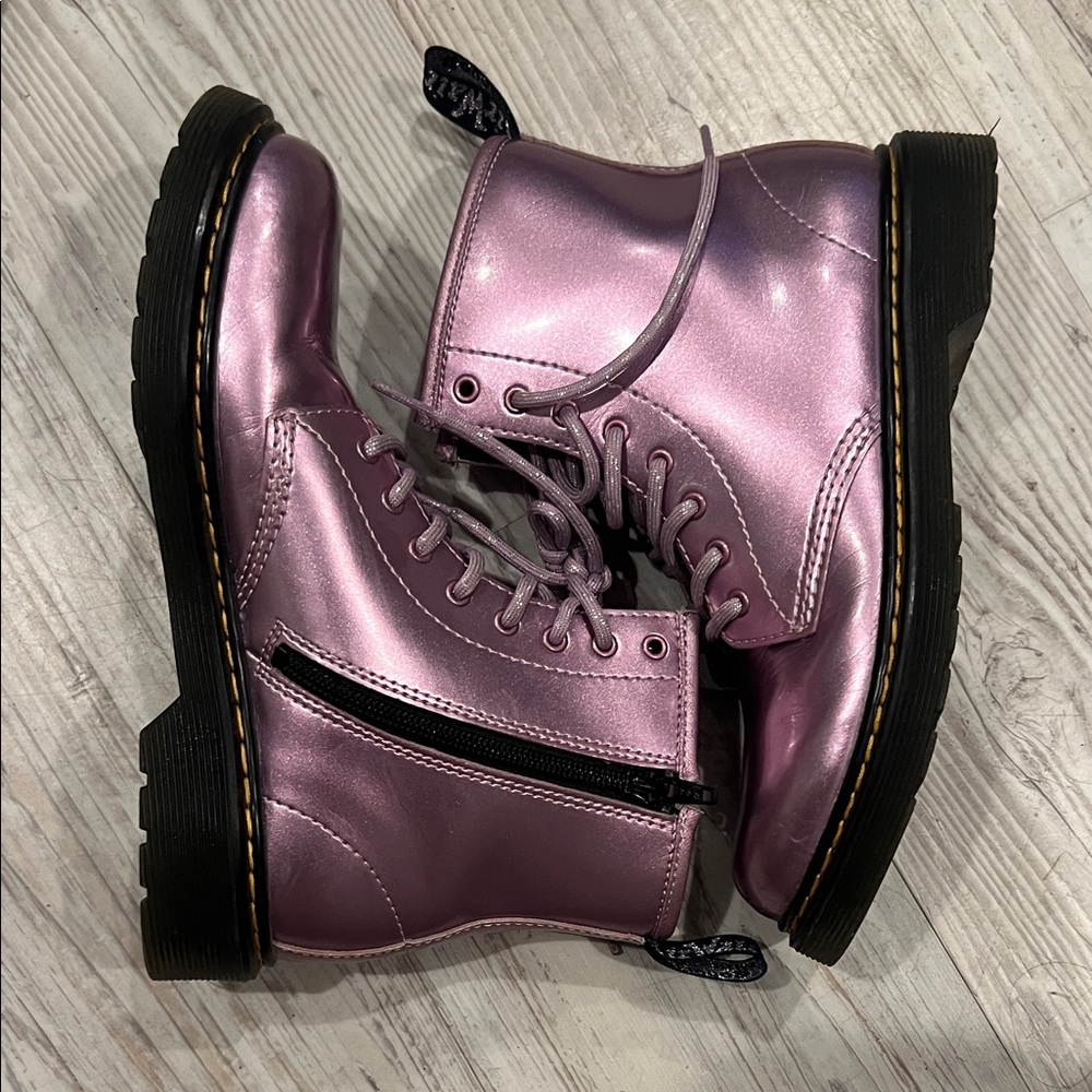 Dr. Martens Kids Boots in Shiny Pink